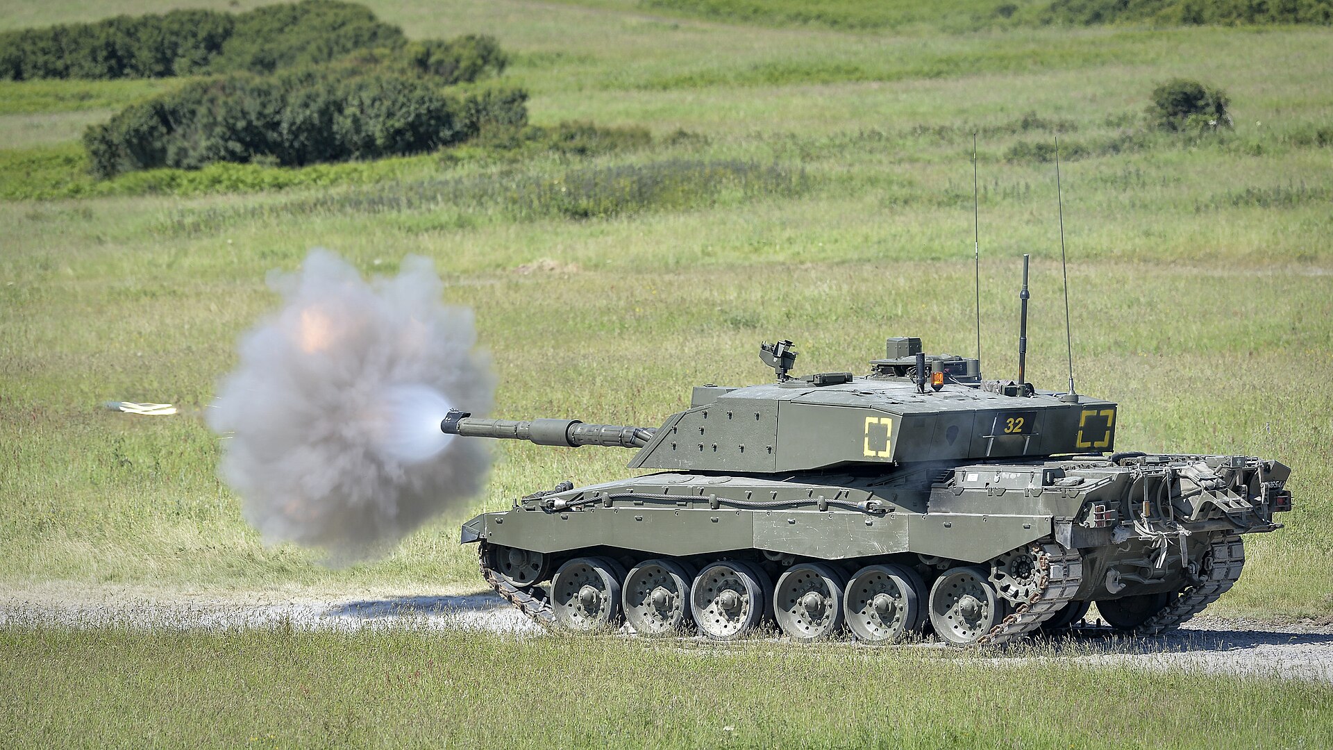 Challenger 1 3