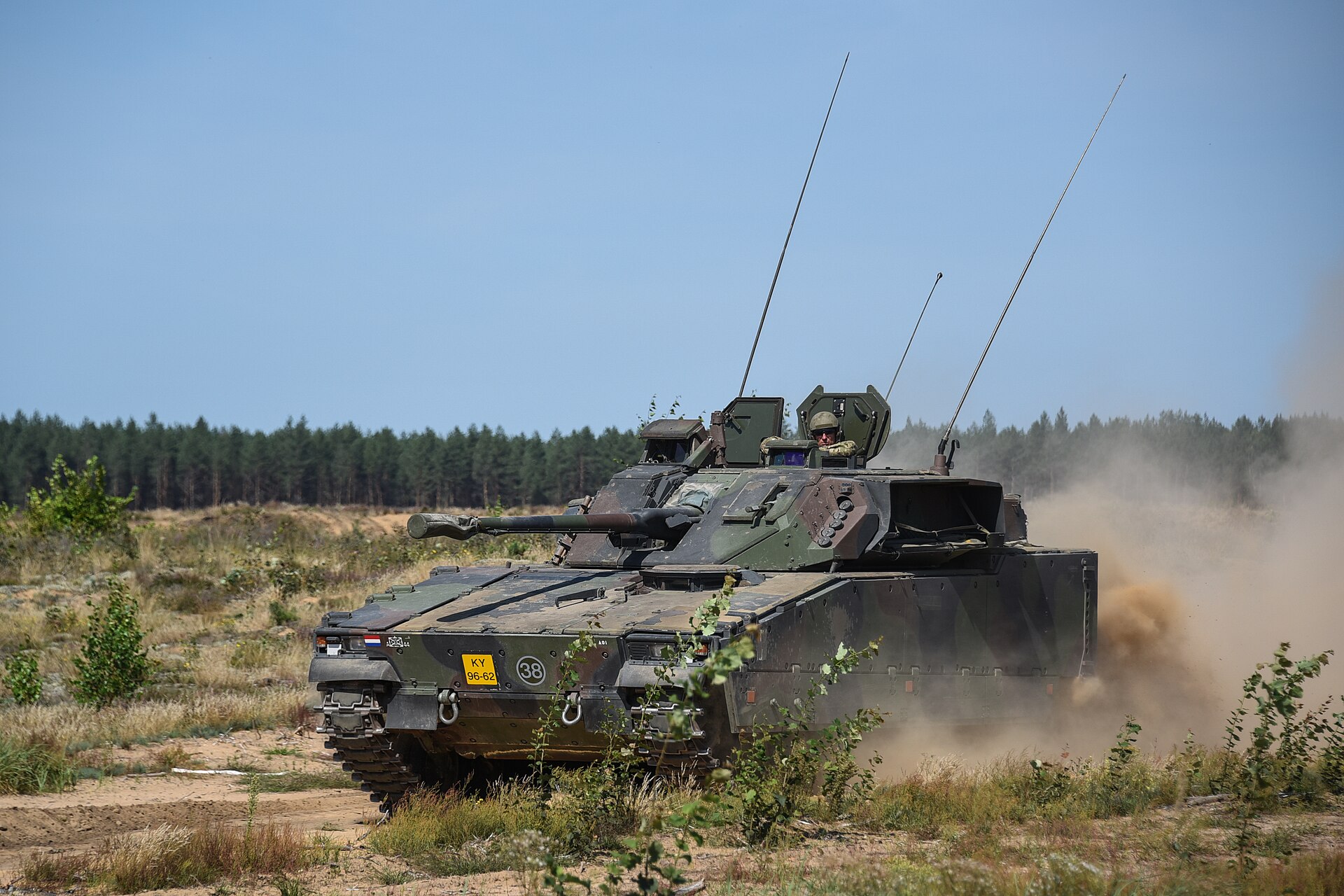 CV90 4