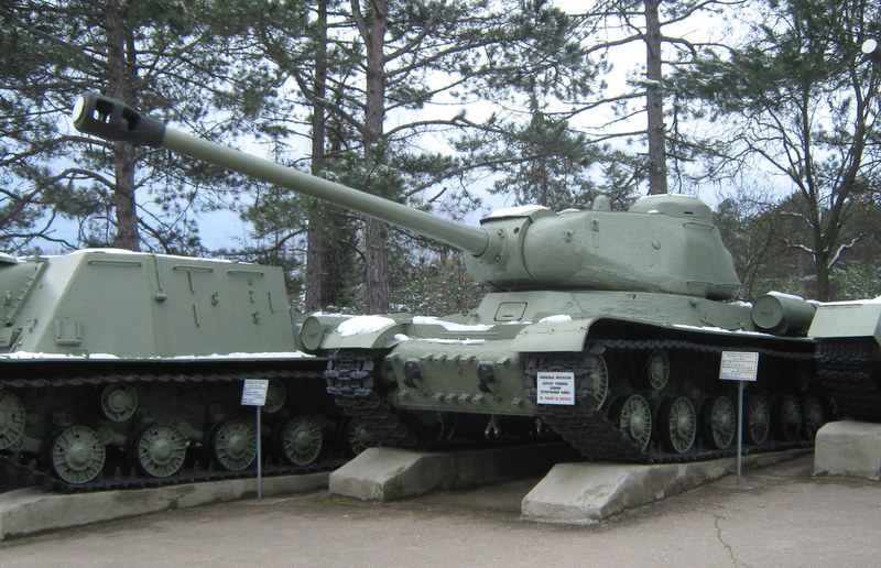 IS-2 2