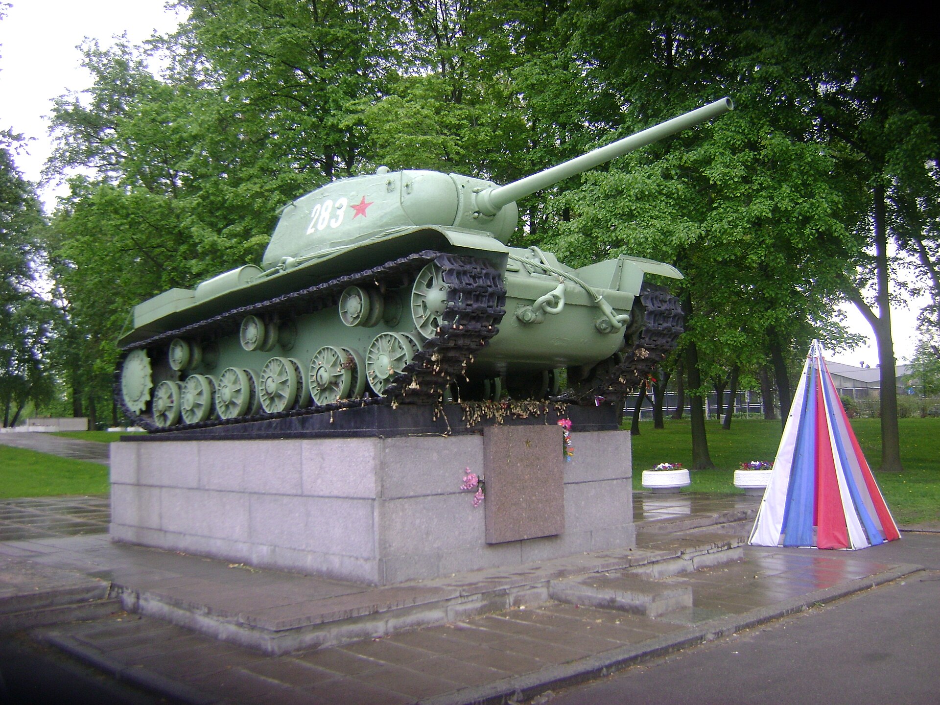KV-2 3