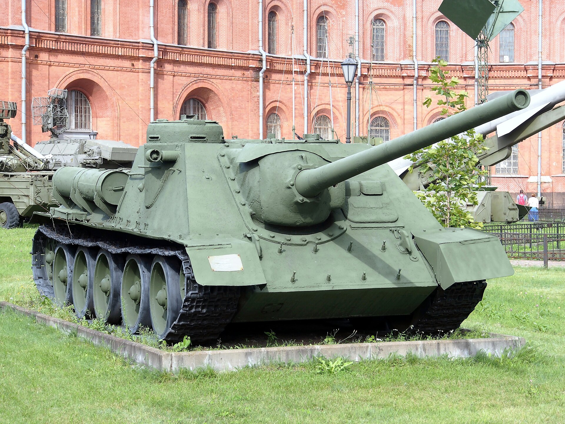 SU-100 1