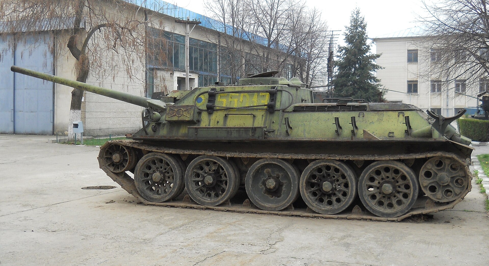 SU-100 4